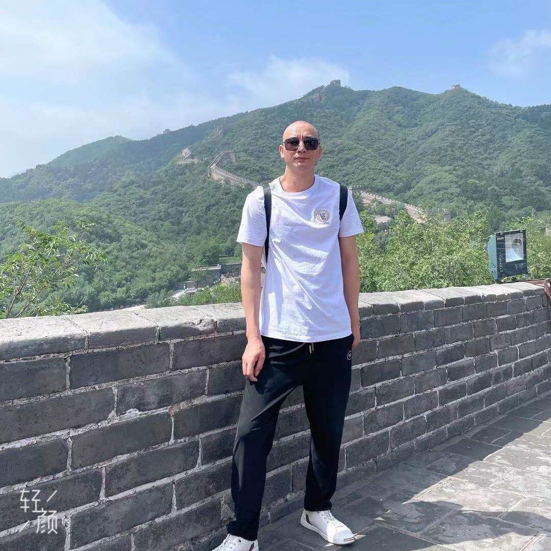 李 十 六
