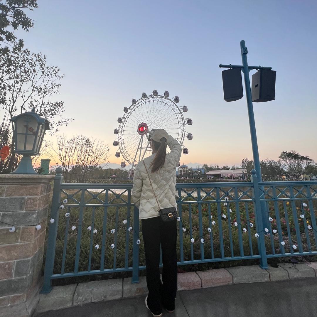 清欢ᥫᩣ W ❛‿˂̵ ang