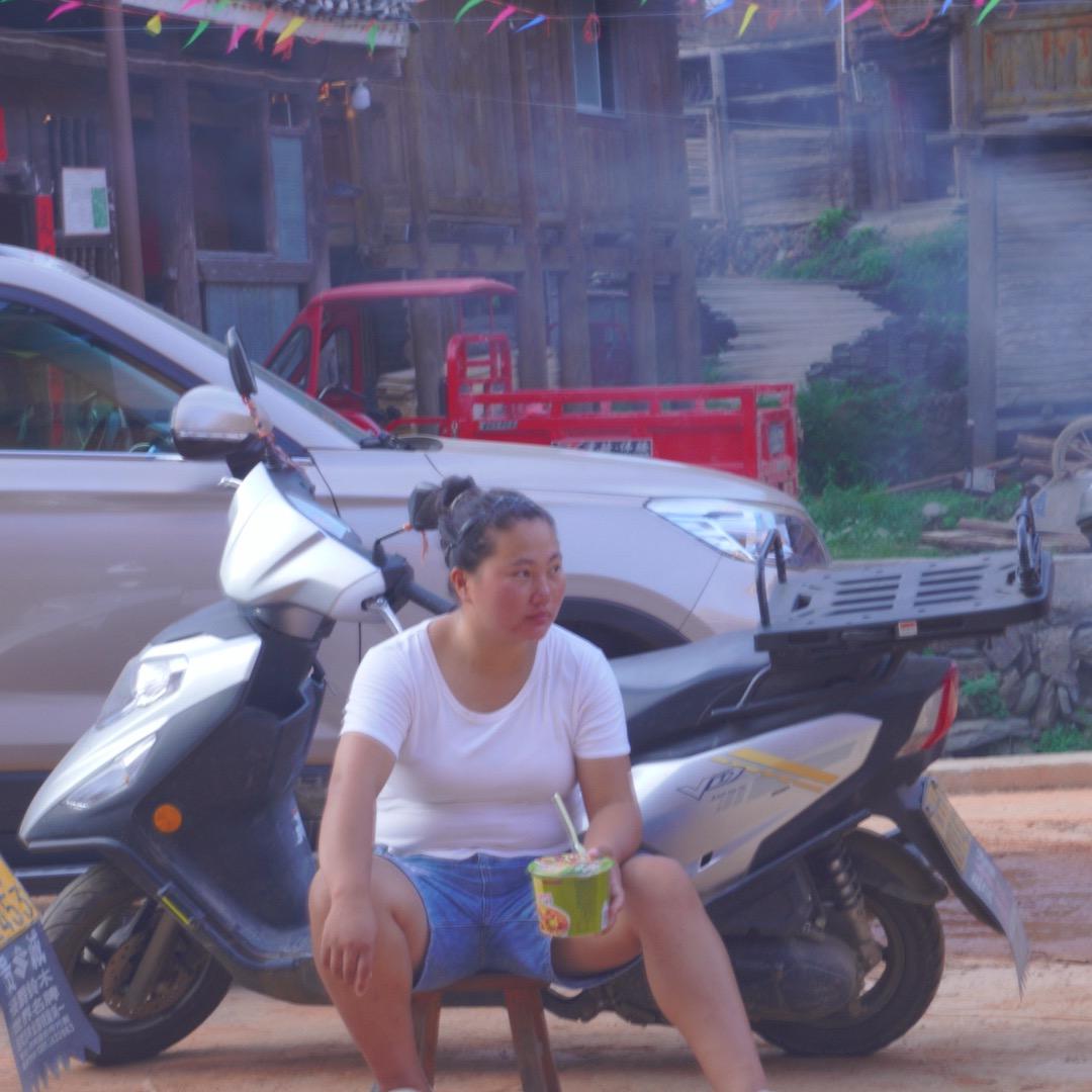 张张是个美女