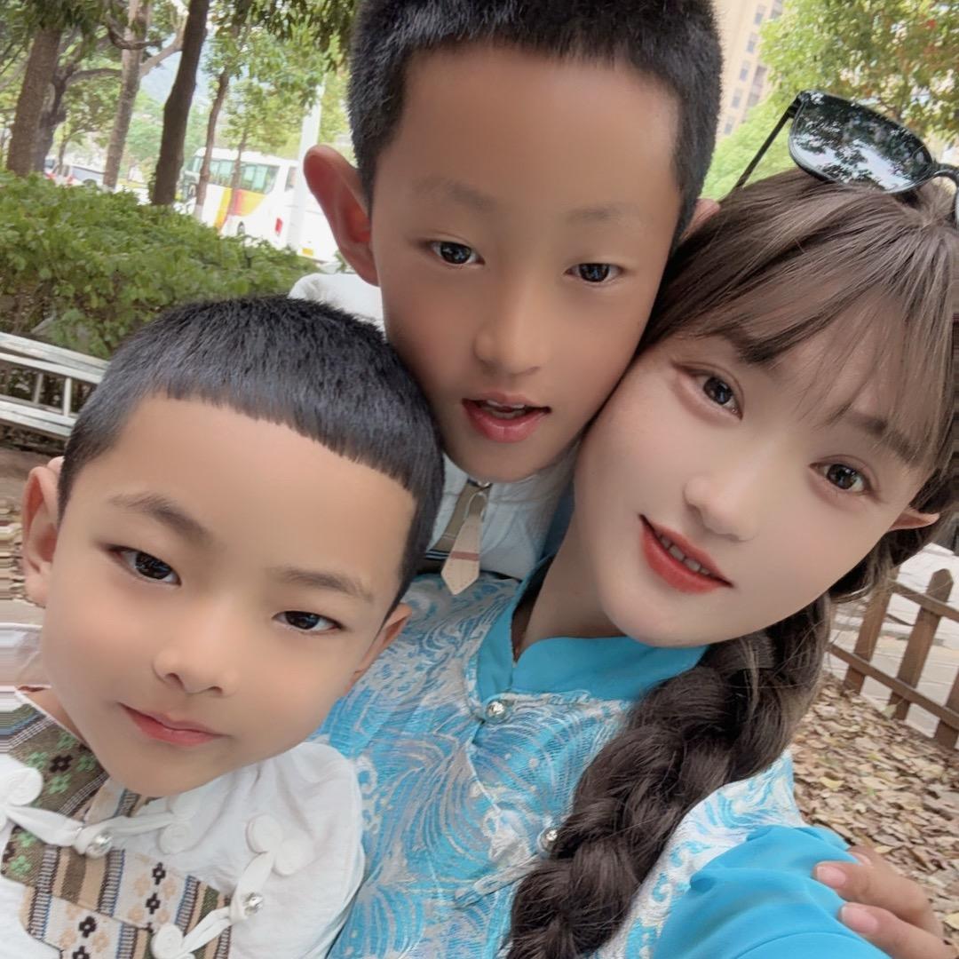 请叫我次翁卓玛