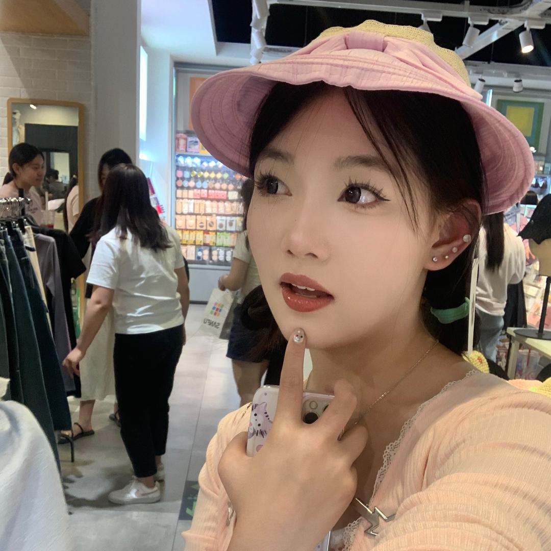 小桃🍑、