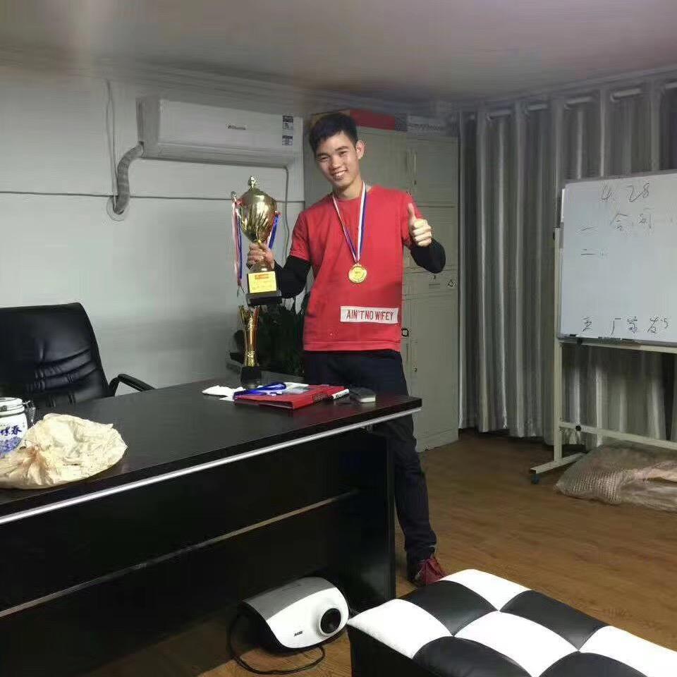 膜界研究生-小东