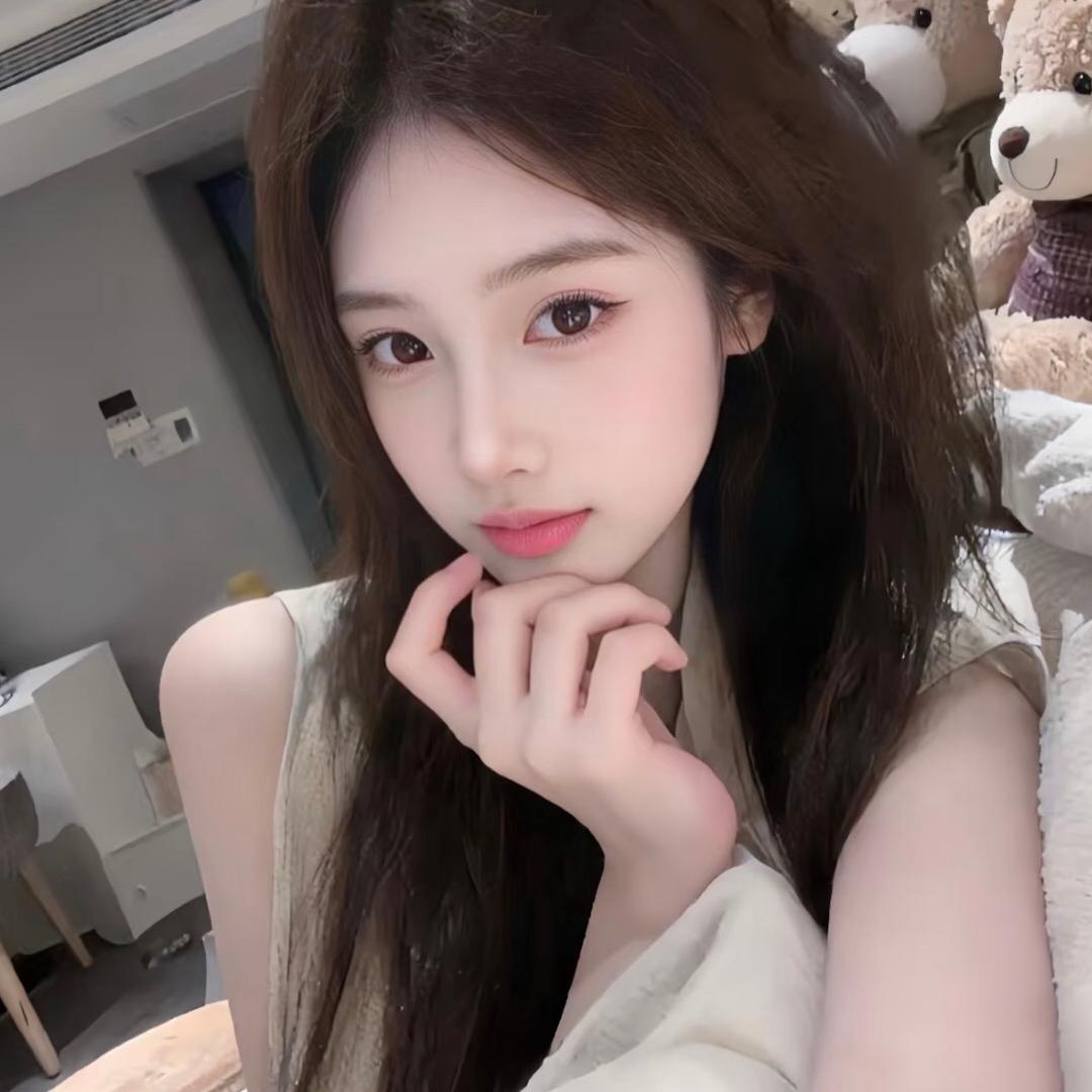 莹莹.
