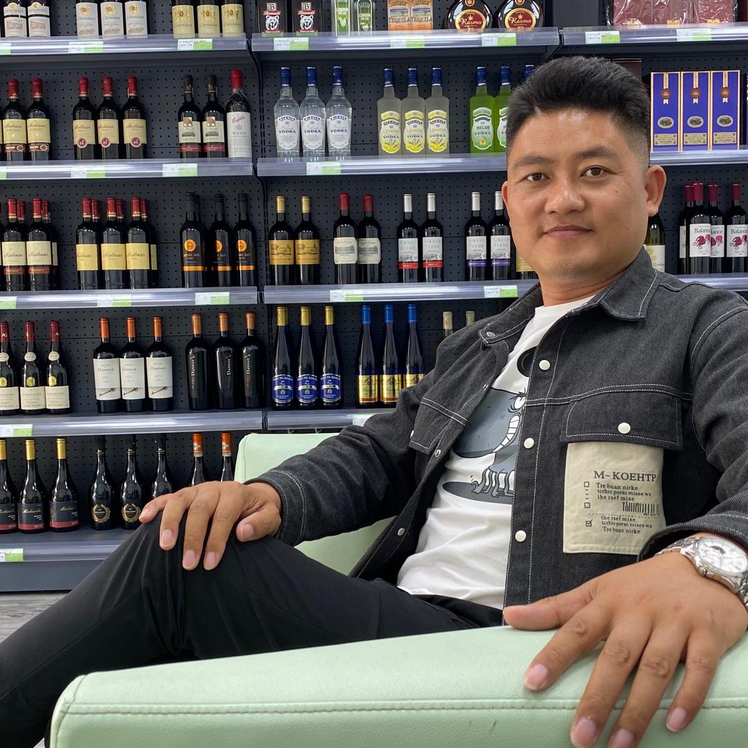 酒哥租车；在南京