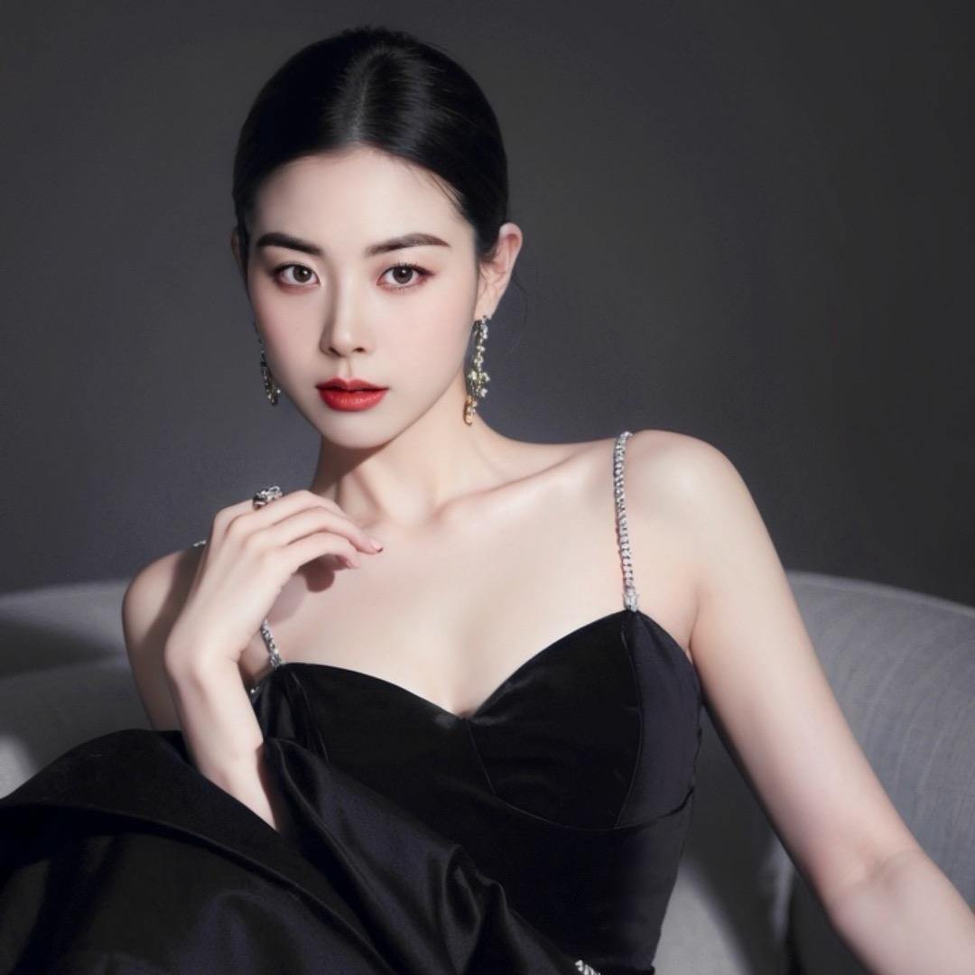 小娜娜商行-橱窗