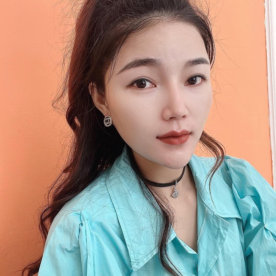 珊珊在英州只做眉毛