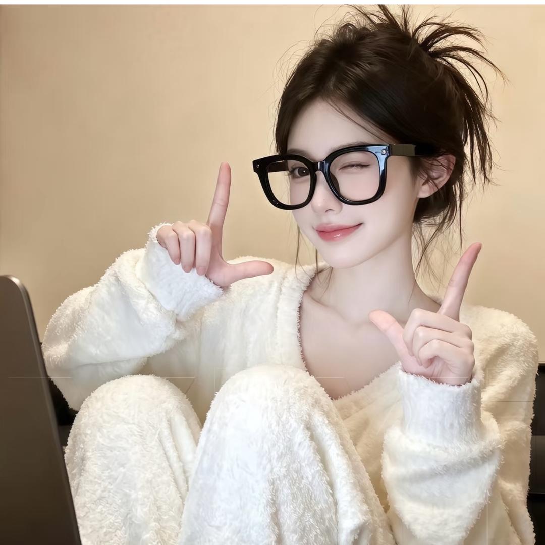 张曼.