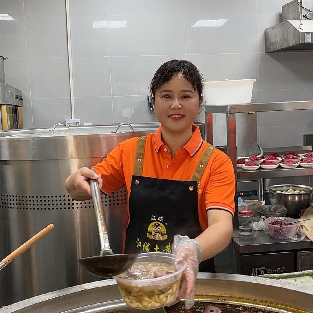 江城土黄牛牛肉面（古田四路店）袁姐