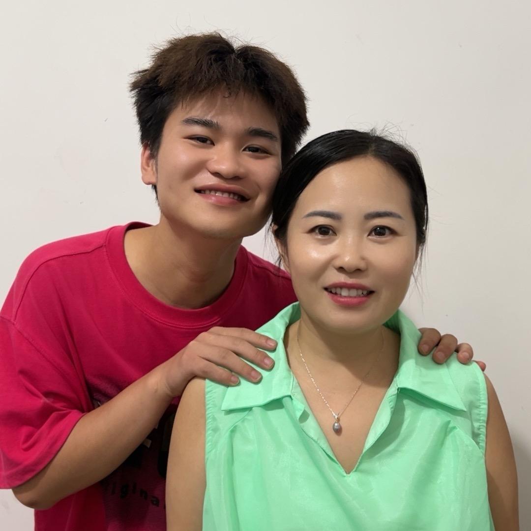 胖大哥家小妹