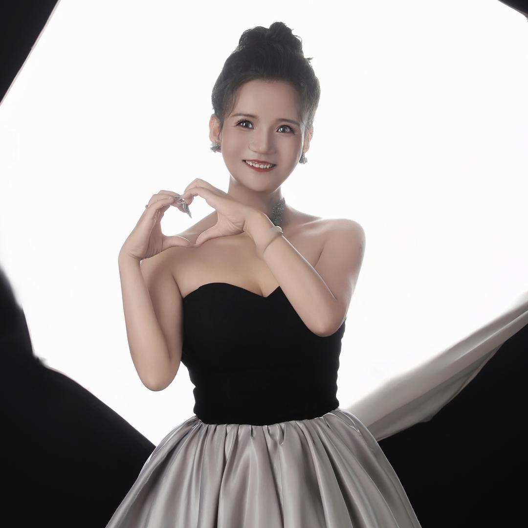 ʚ🐼ɞ撕扯眼角的微笑