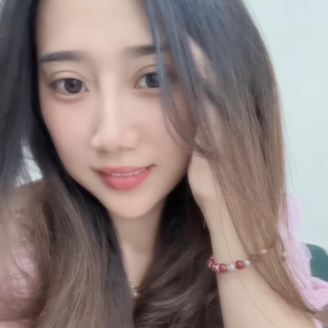 🧚‍♀️ 黄 二二