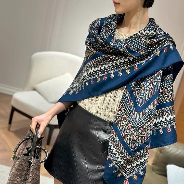 鸿晰高奢丝巾围巾