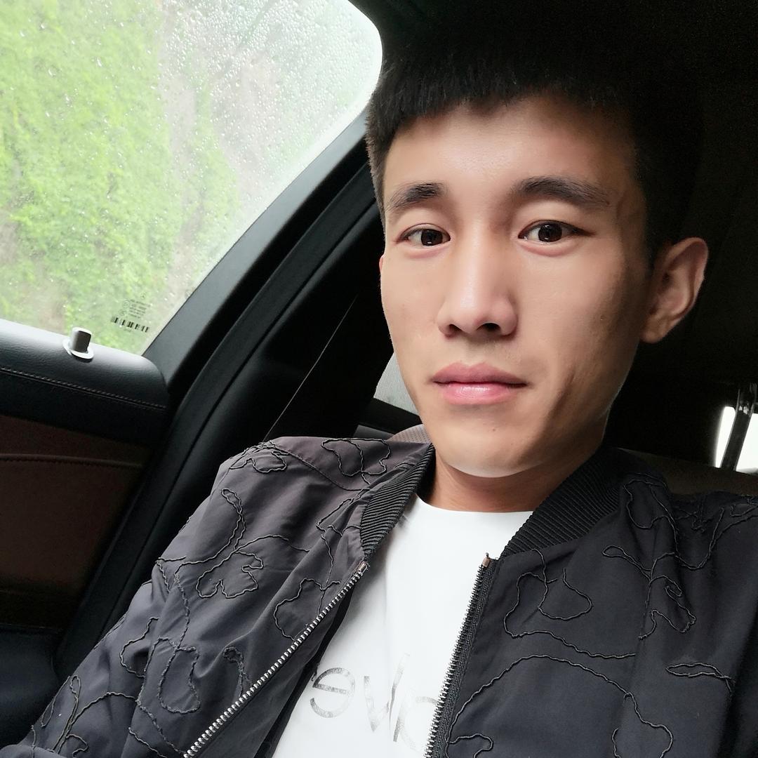 沂南冠锜新能源汽车批发零售：李