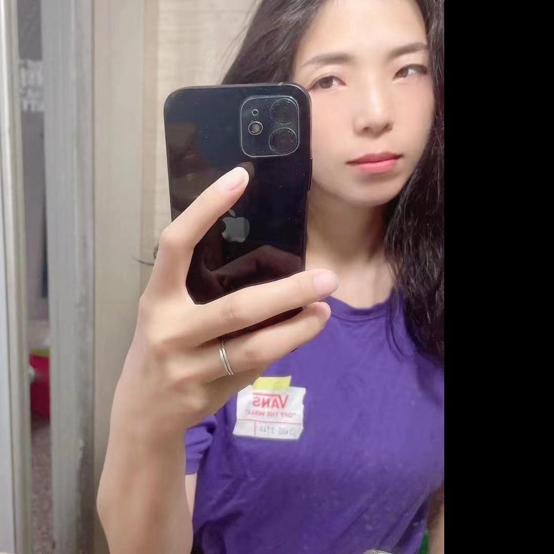 燕子（摆地摊）