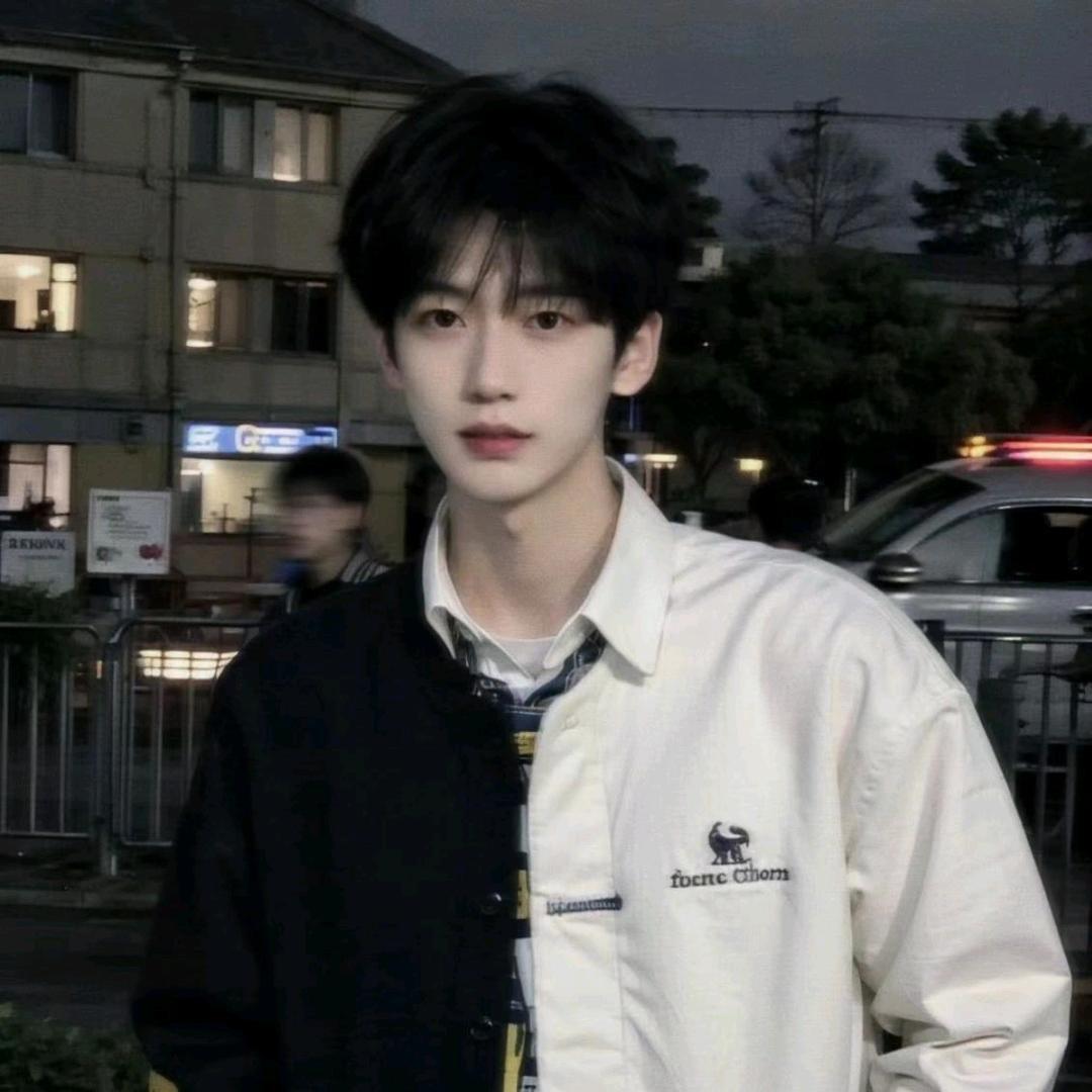 小小余