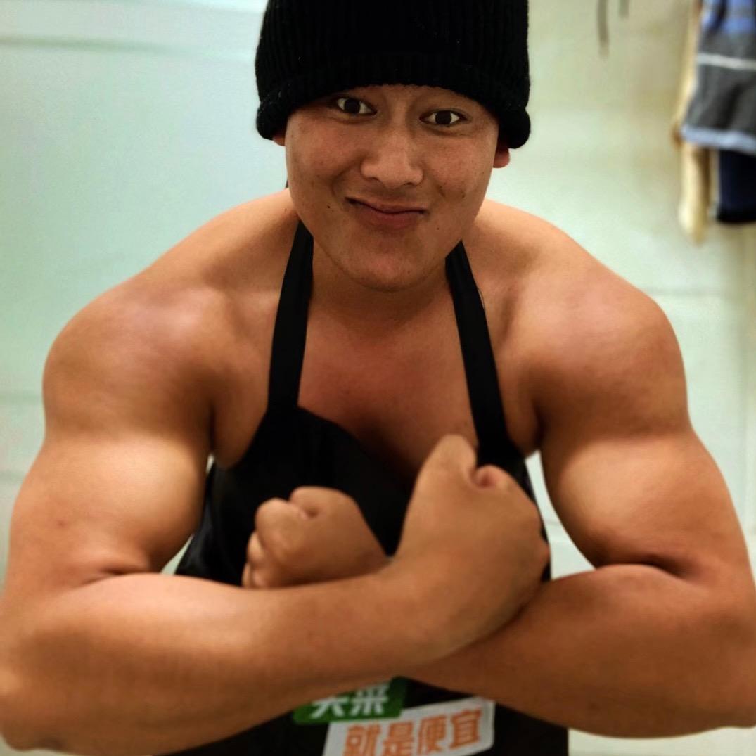 万巴先生