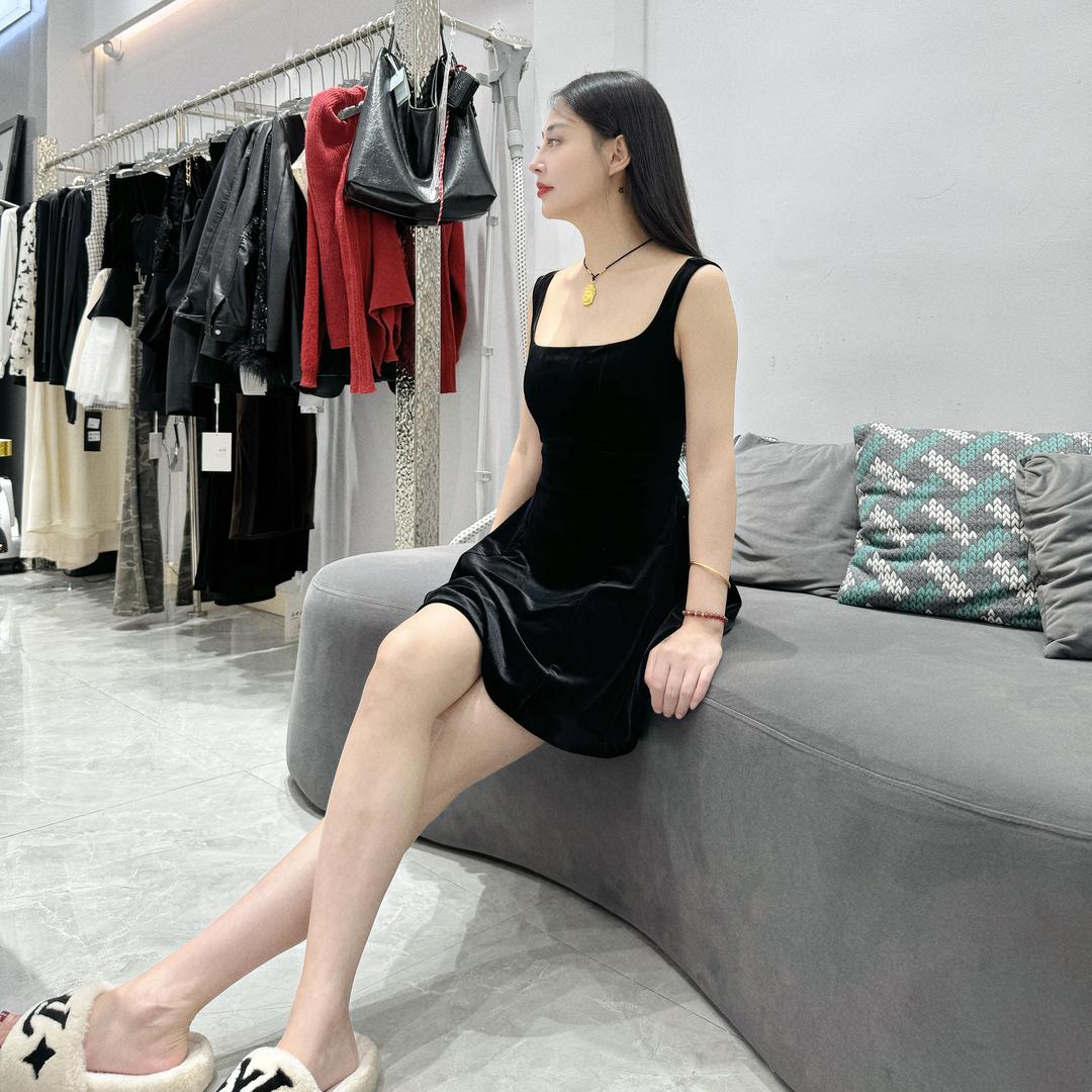 Z . 我们