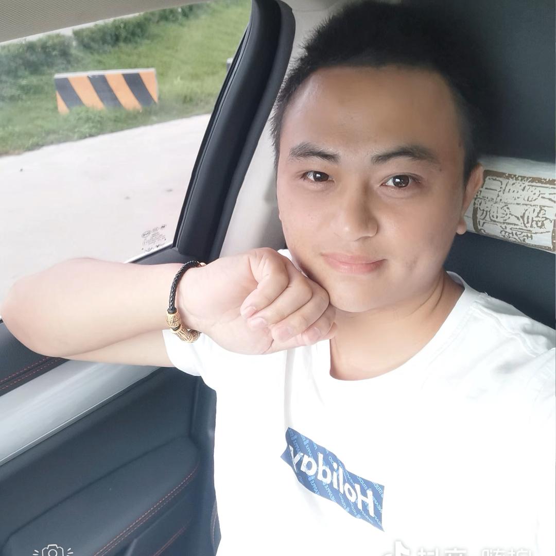 爱露营的小李