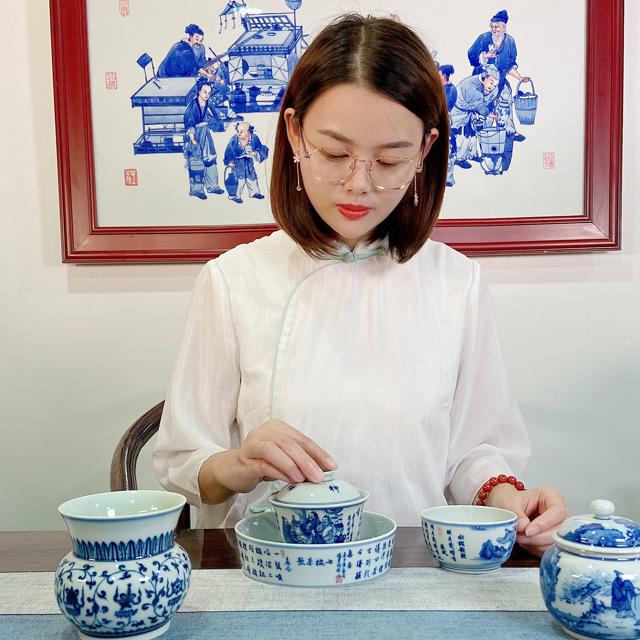 小乔赏瓷