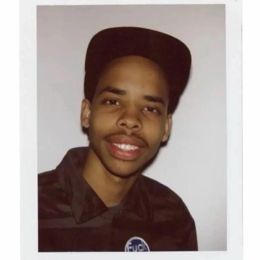 @༄༄༎              🪳