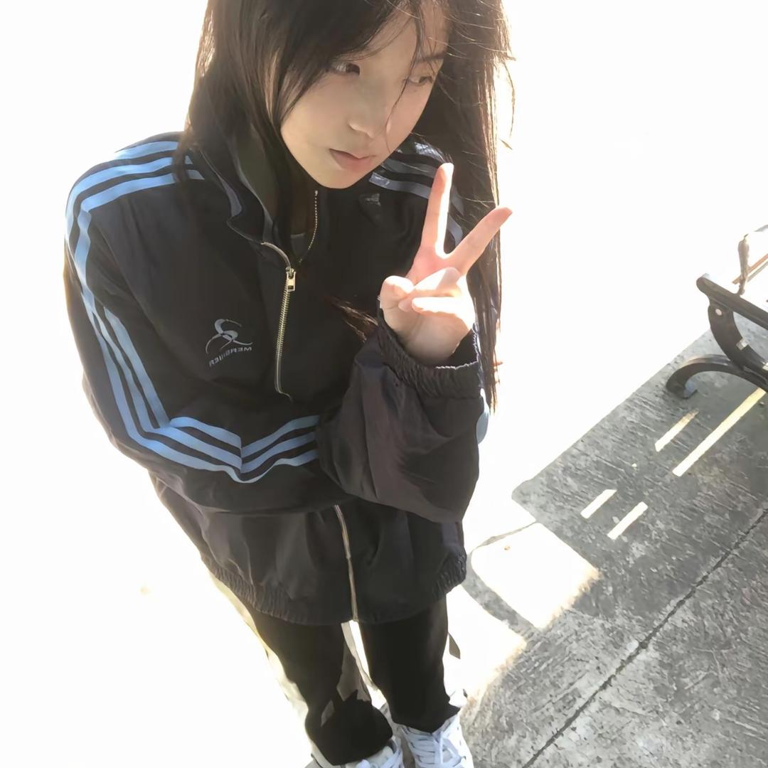 悦悦.