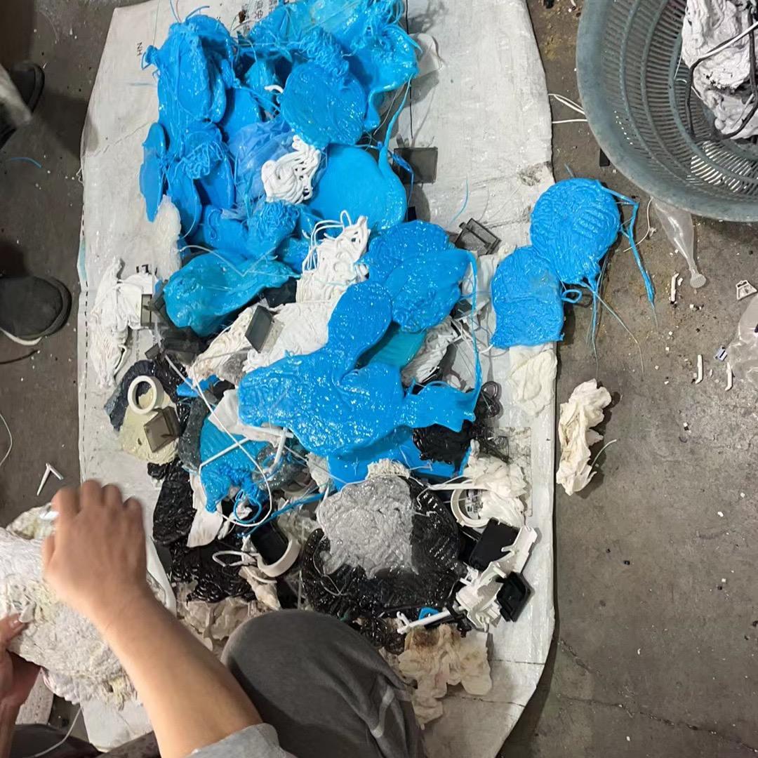 收各种塑料胶头水口破碎