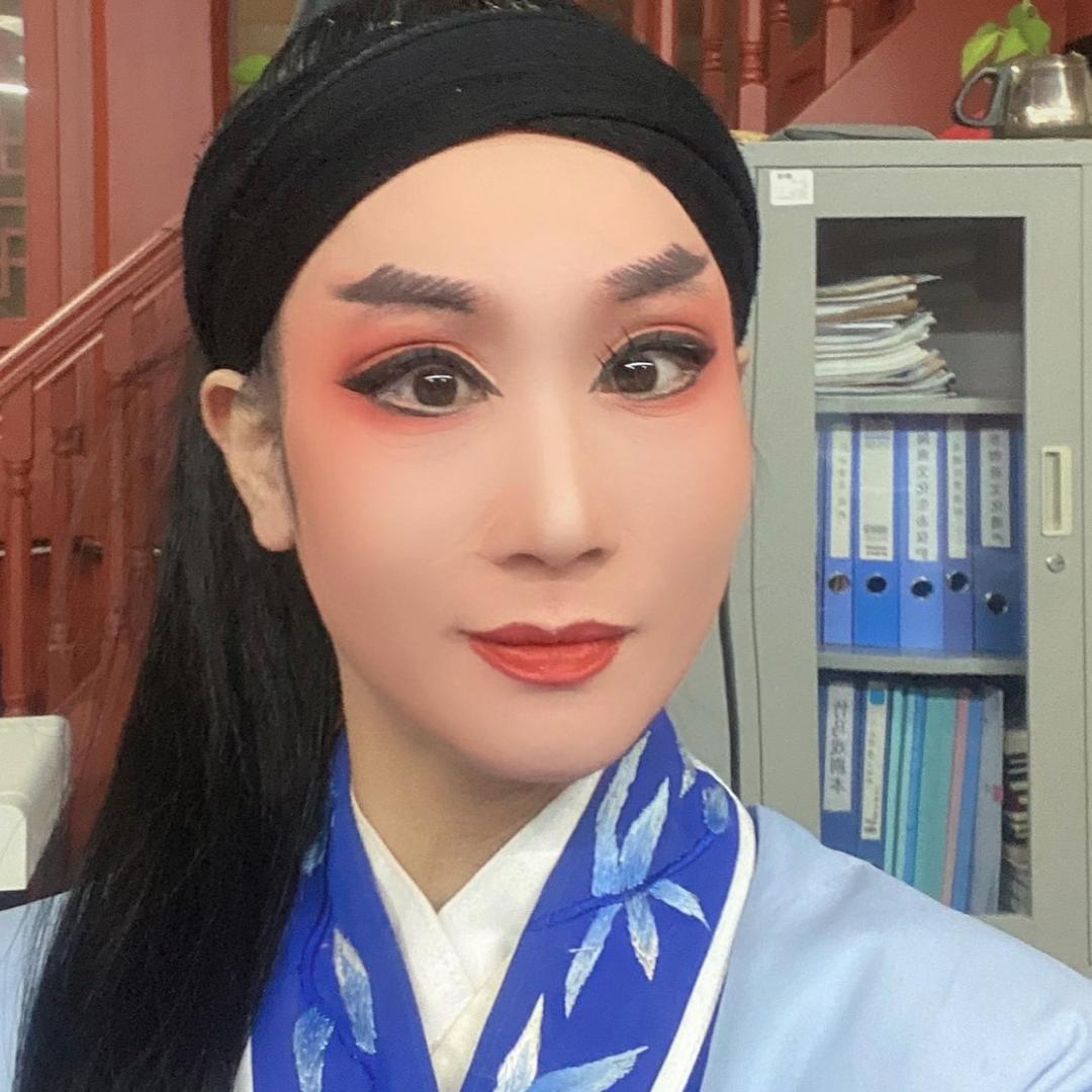 阿燃提线木偶