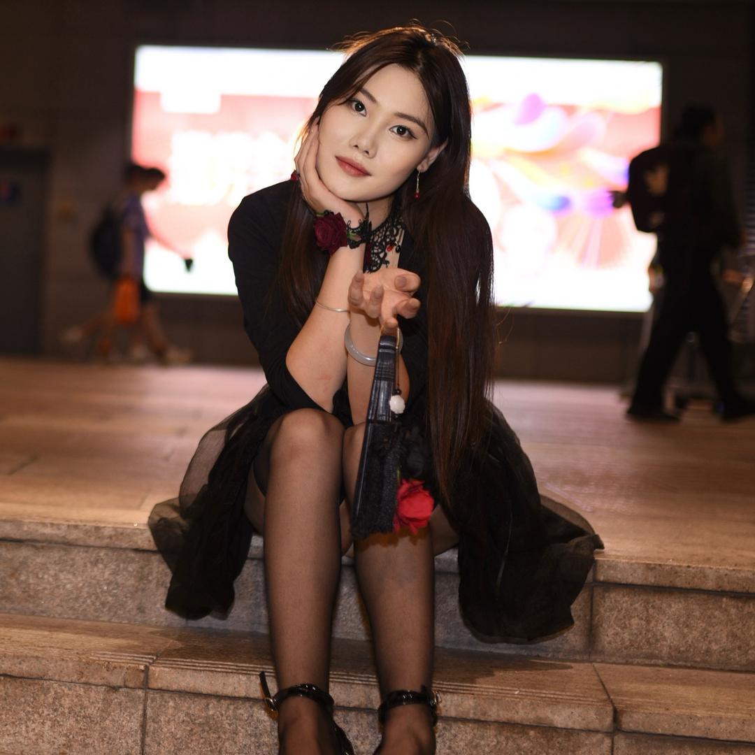 草莓小馋猫