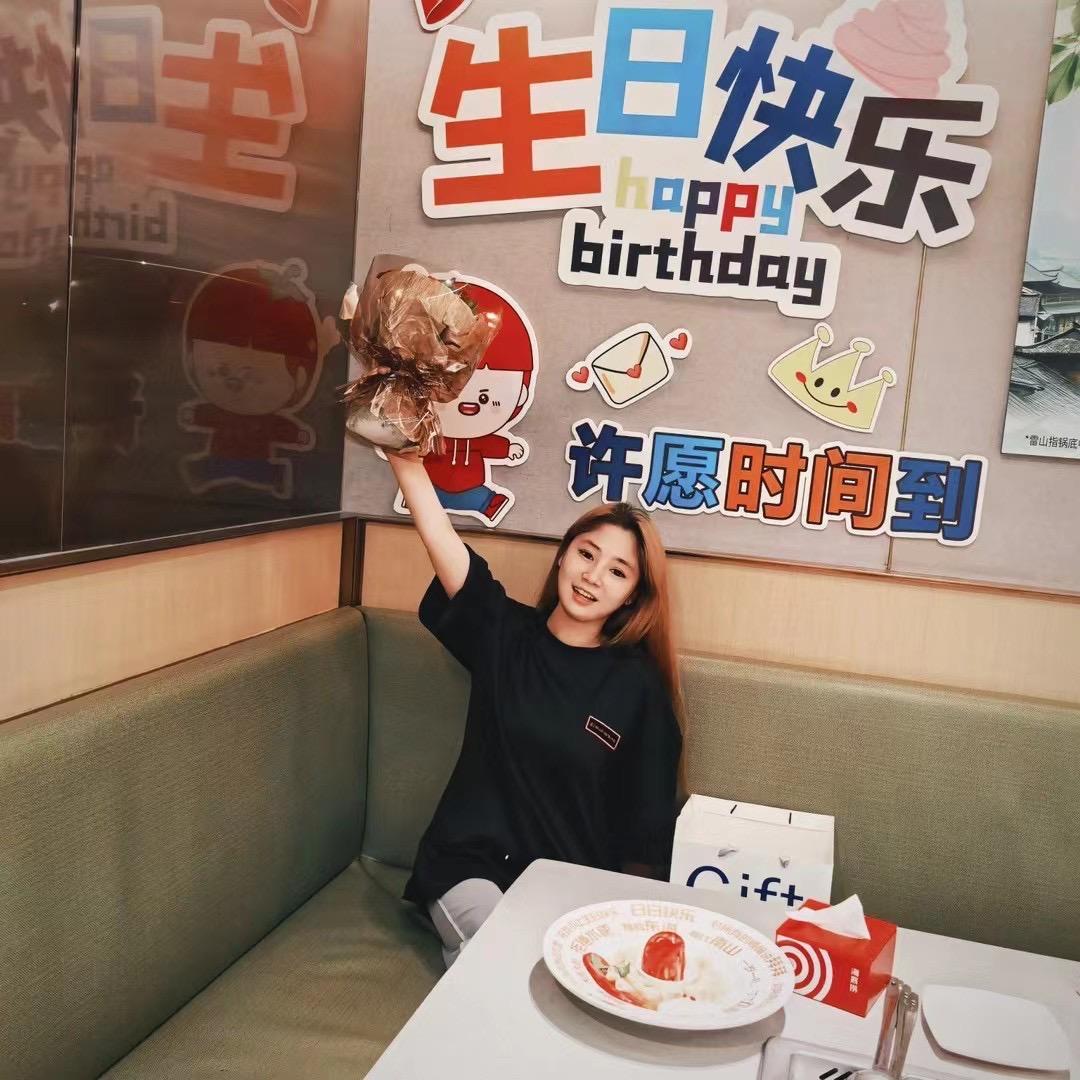 小凝_.