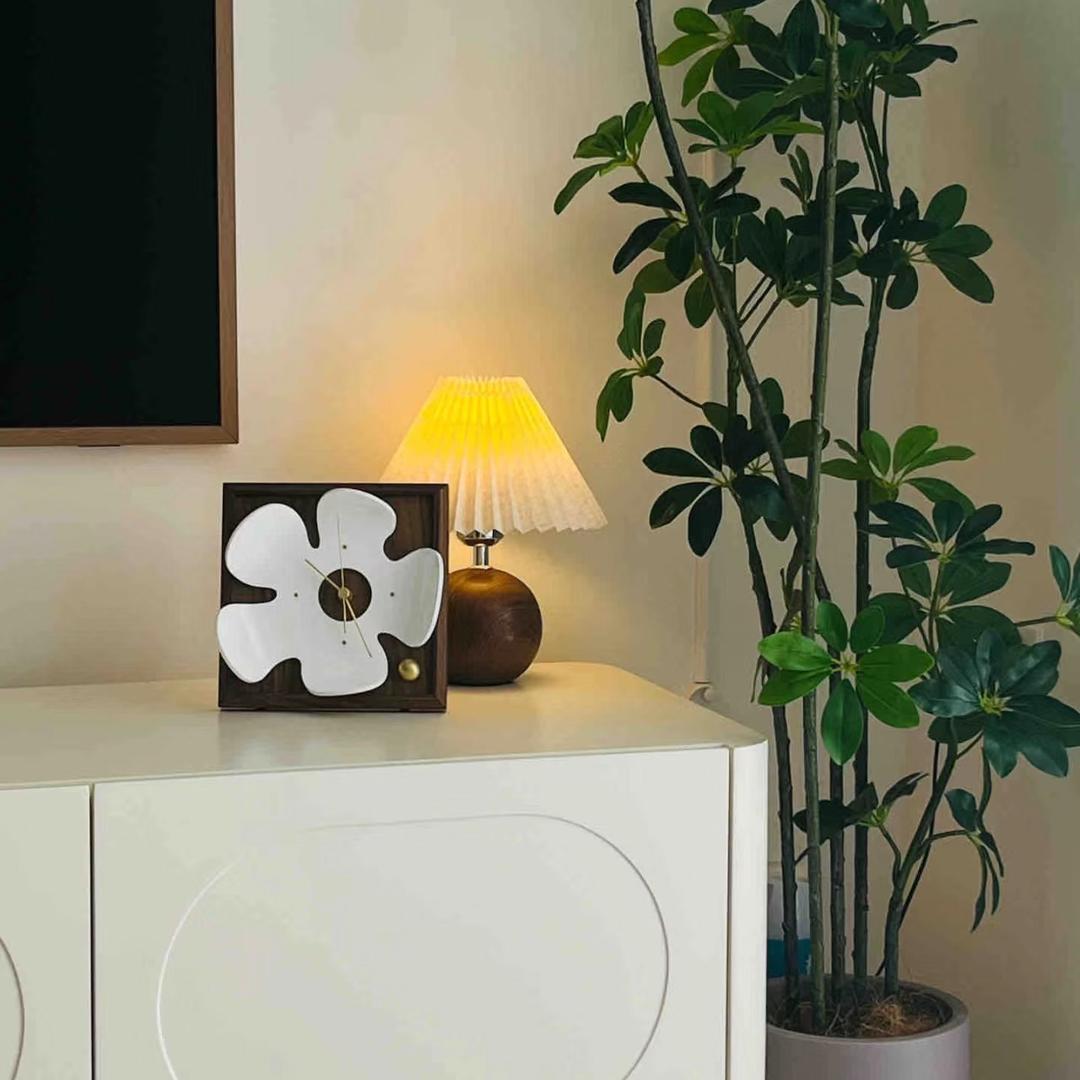 芈优服饰工厂店