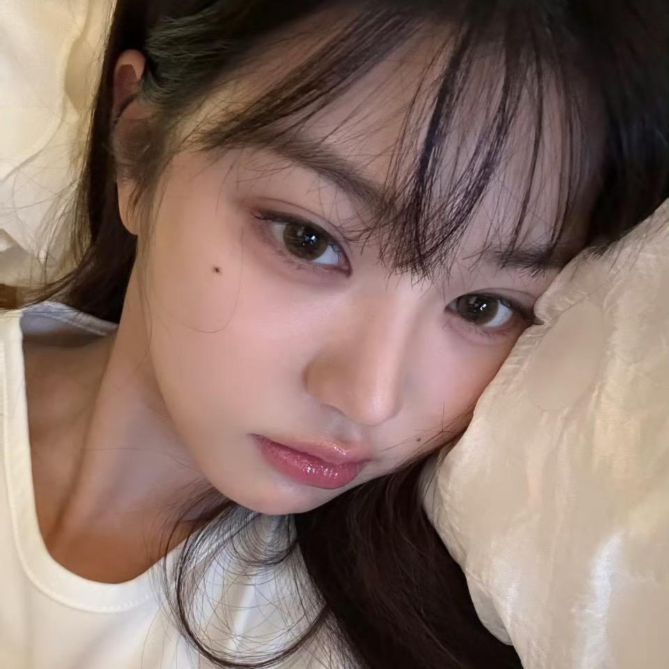 🥇👧🏻
