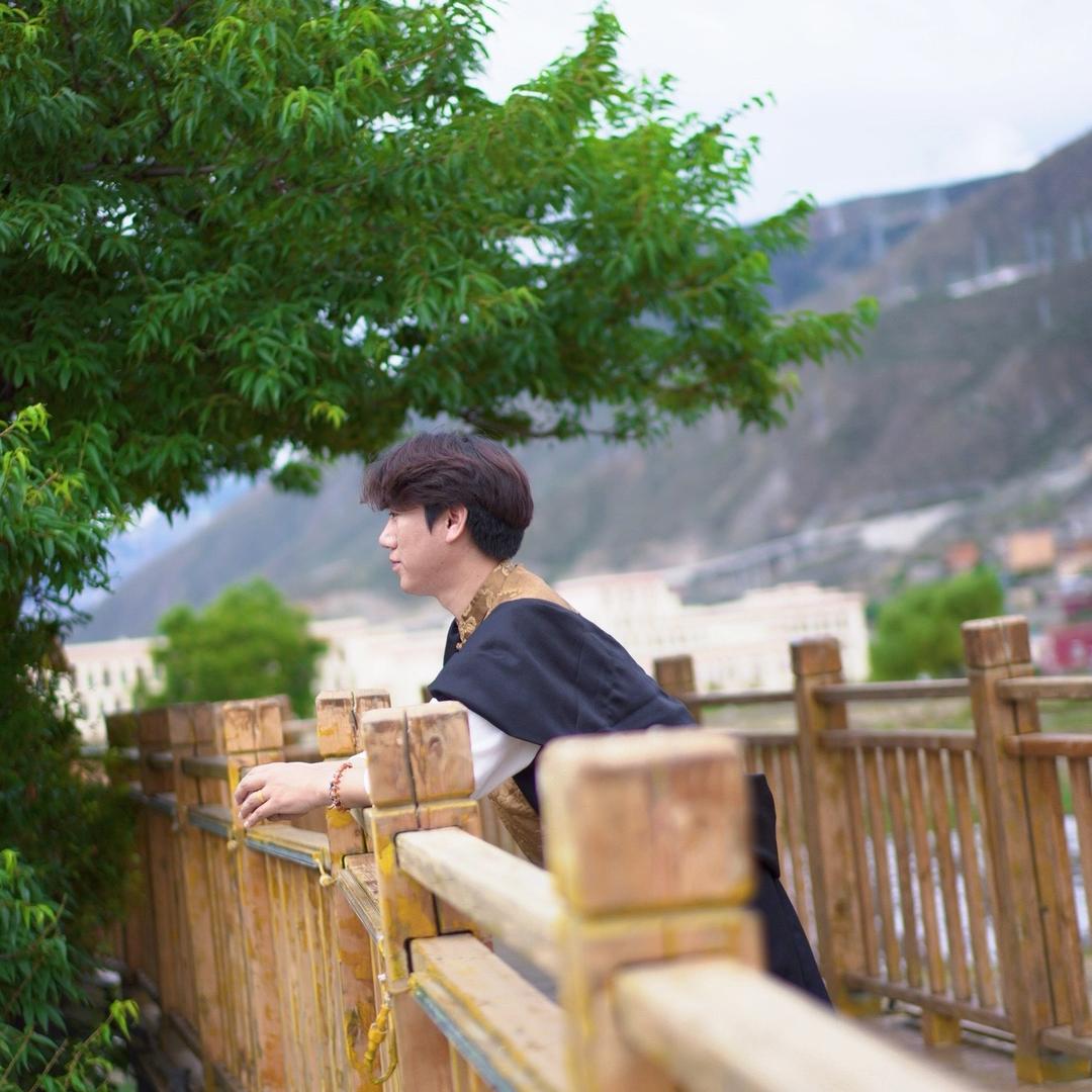 小灯同学