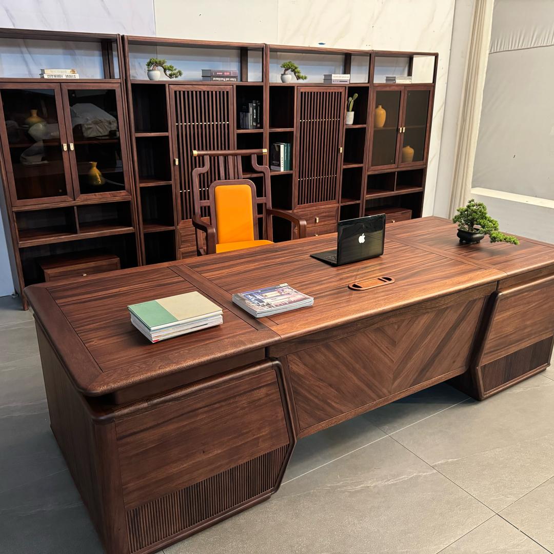 品优实木家具工厂店