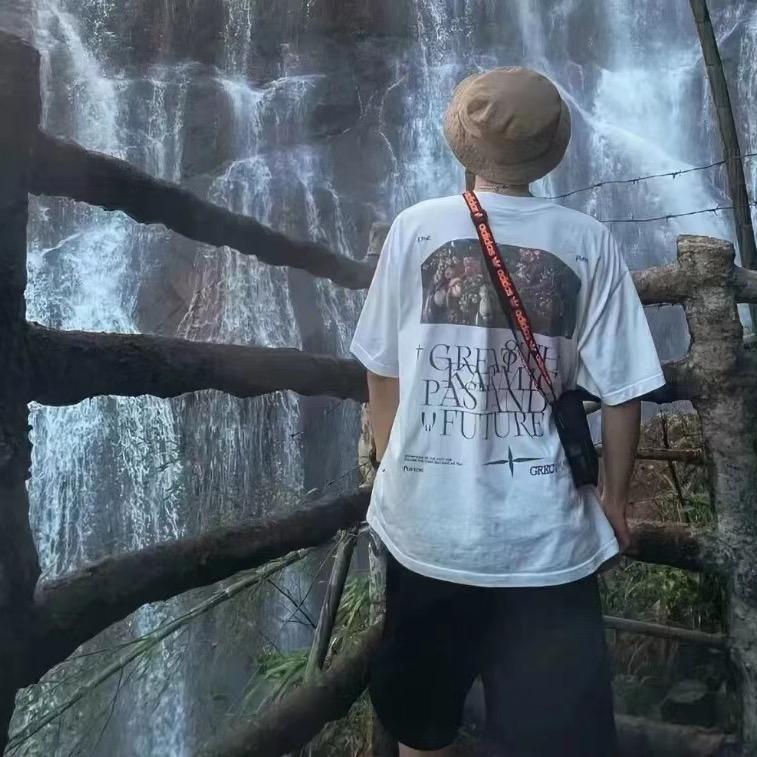 满山猴子我腚最红