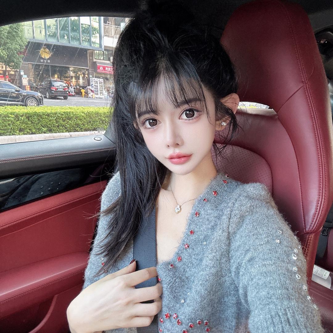 爱吃甜食的六六