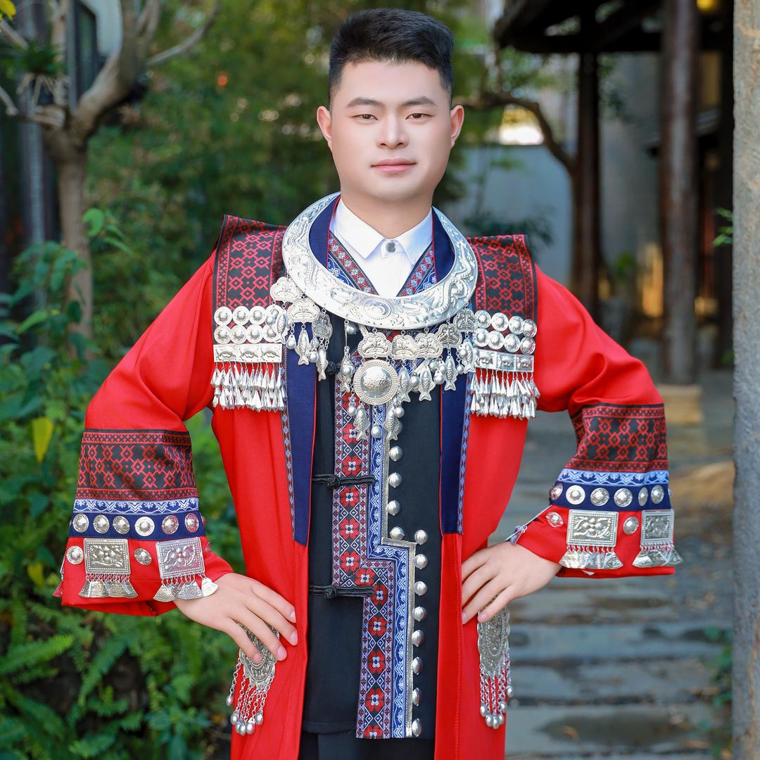 杨波
