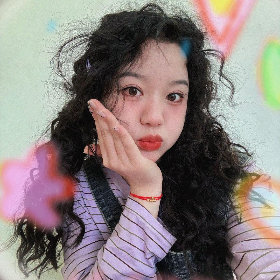 小狗喜欢白色🌾