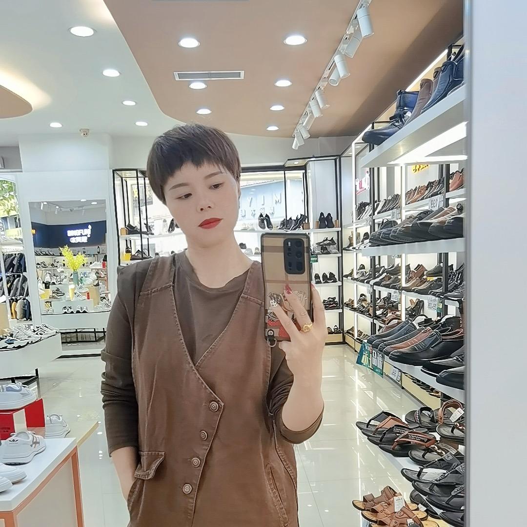 临桂的一家鞋店