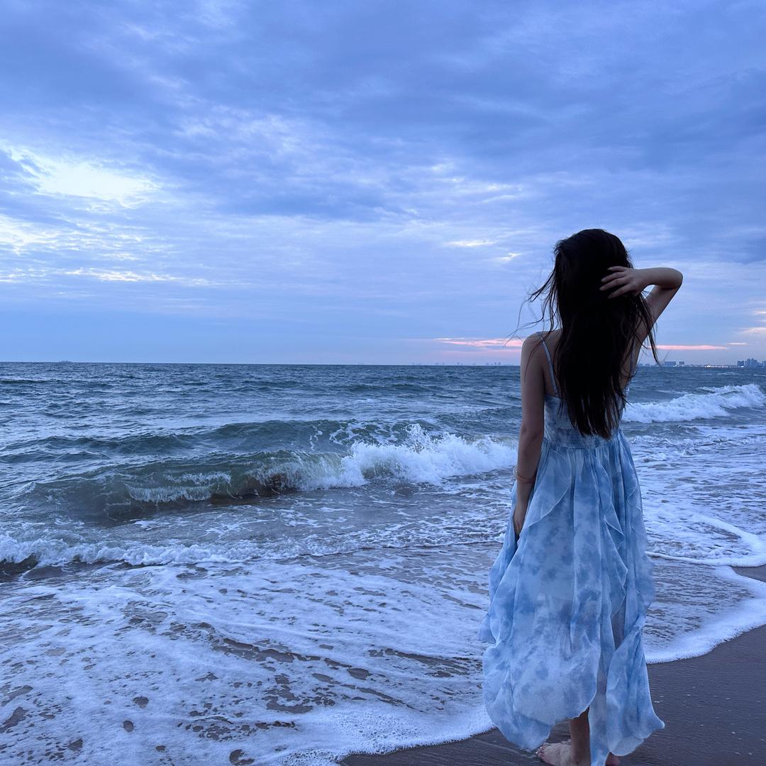 江诗月.