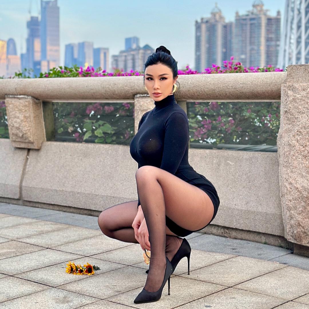 美黑美白太空舱