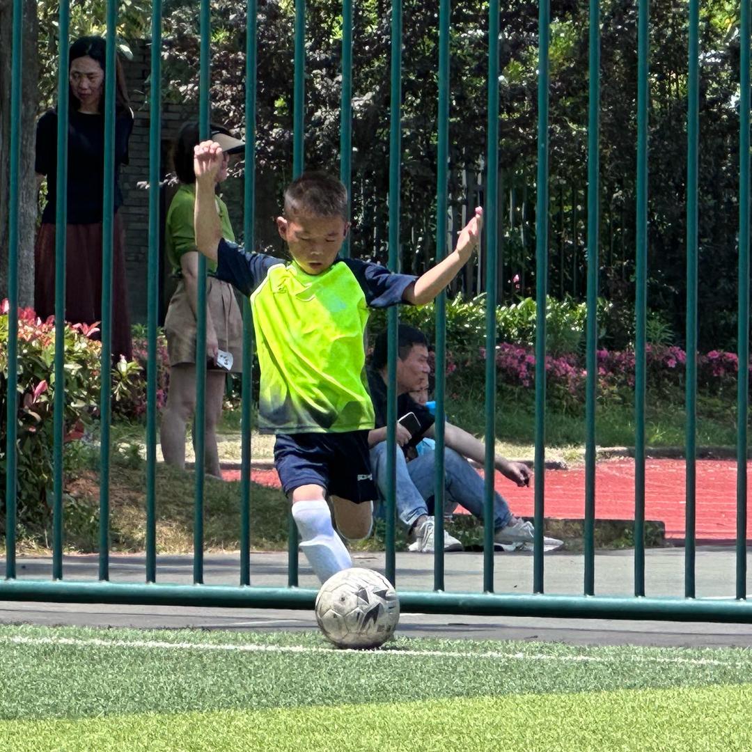 足球⚽️小跳