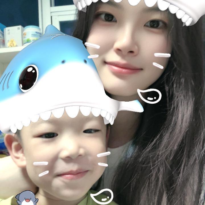 鹿鹿与果果