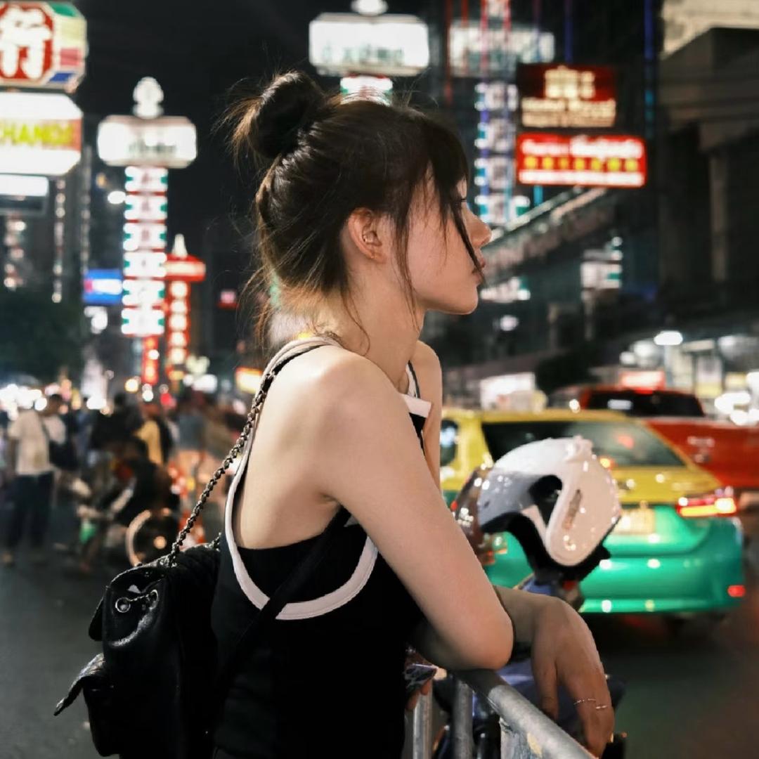 张艺兴的圈外女友