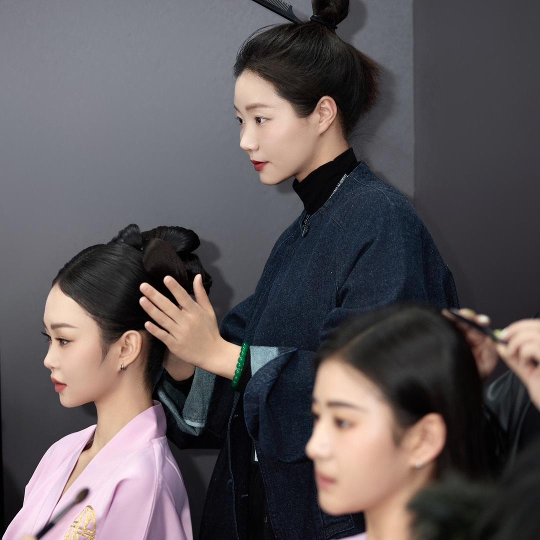 新沂青木婚纱礼服馆