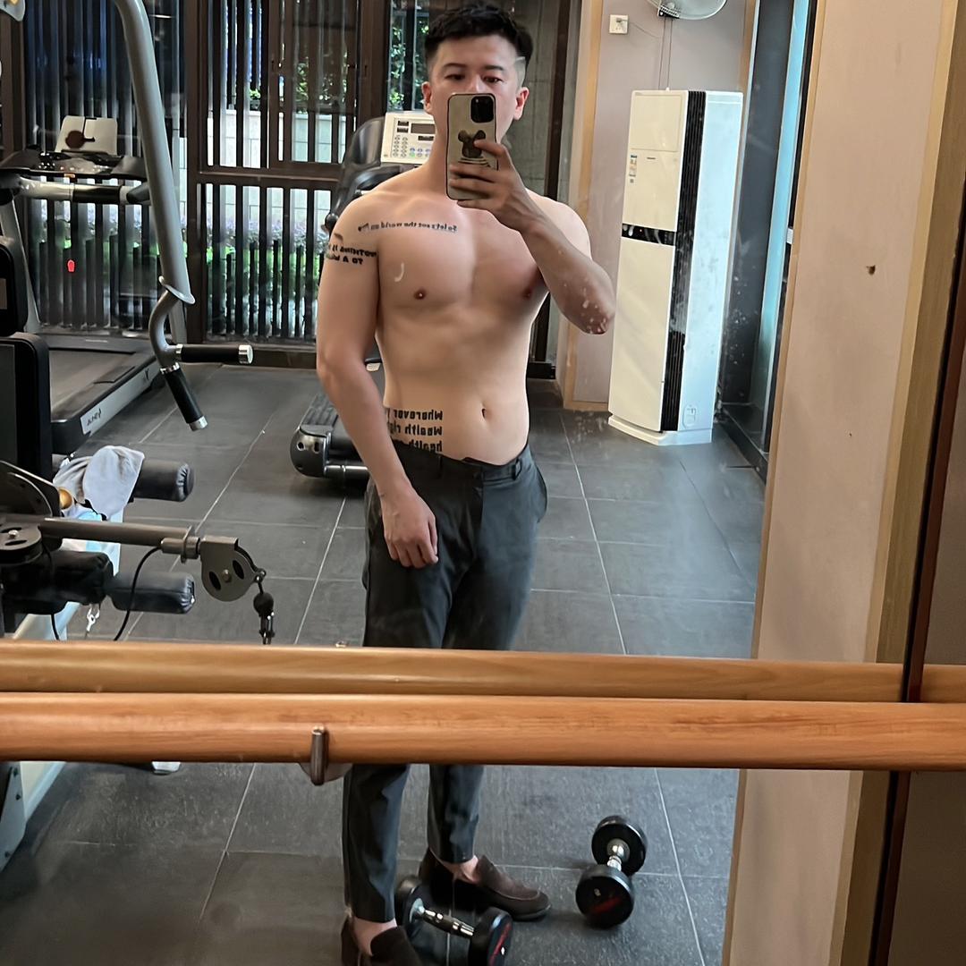 童哥🇲🇴（增肌中）    ╲