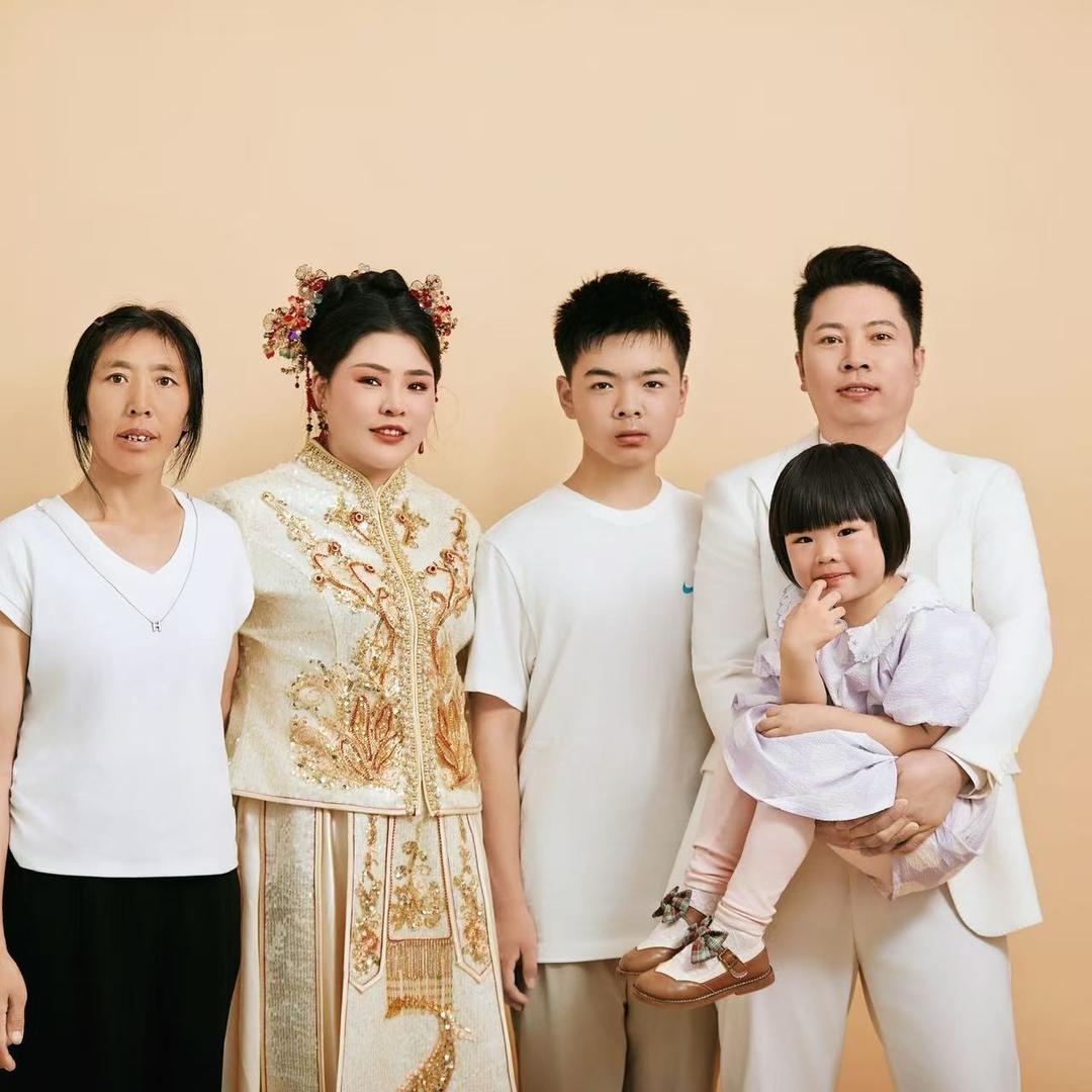 小魏、小杨、小夫妻。