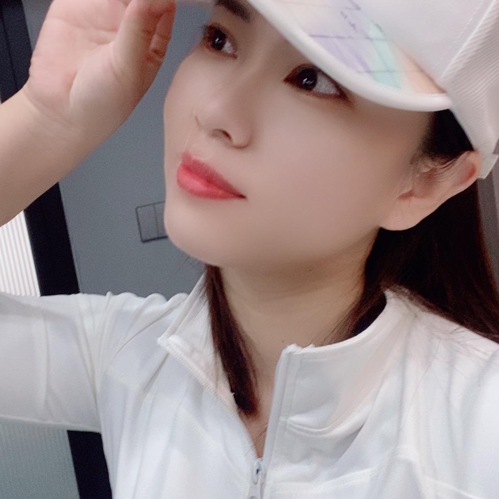 纯色简约服装小店