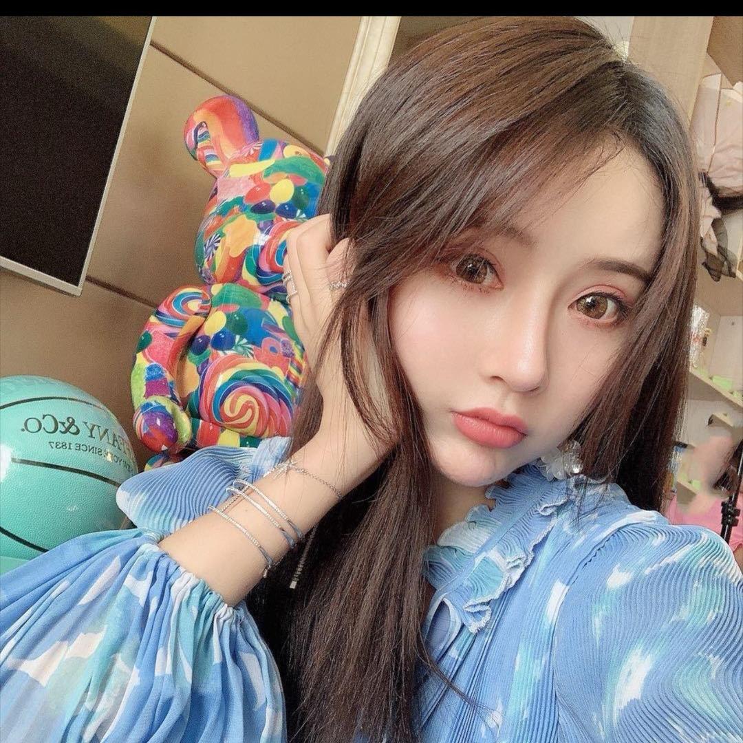 杨依姗
