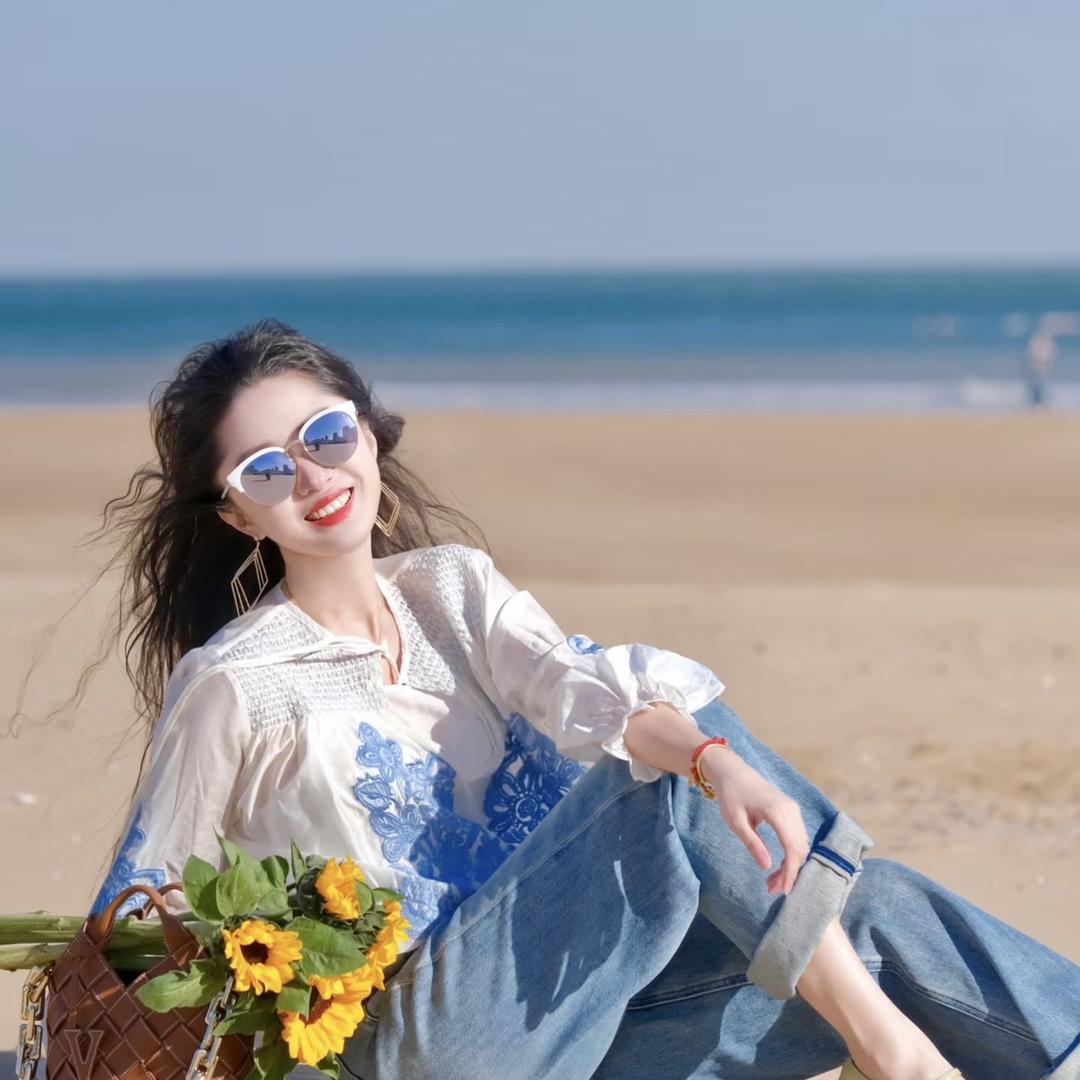 茜小洛轻奢女装
