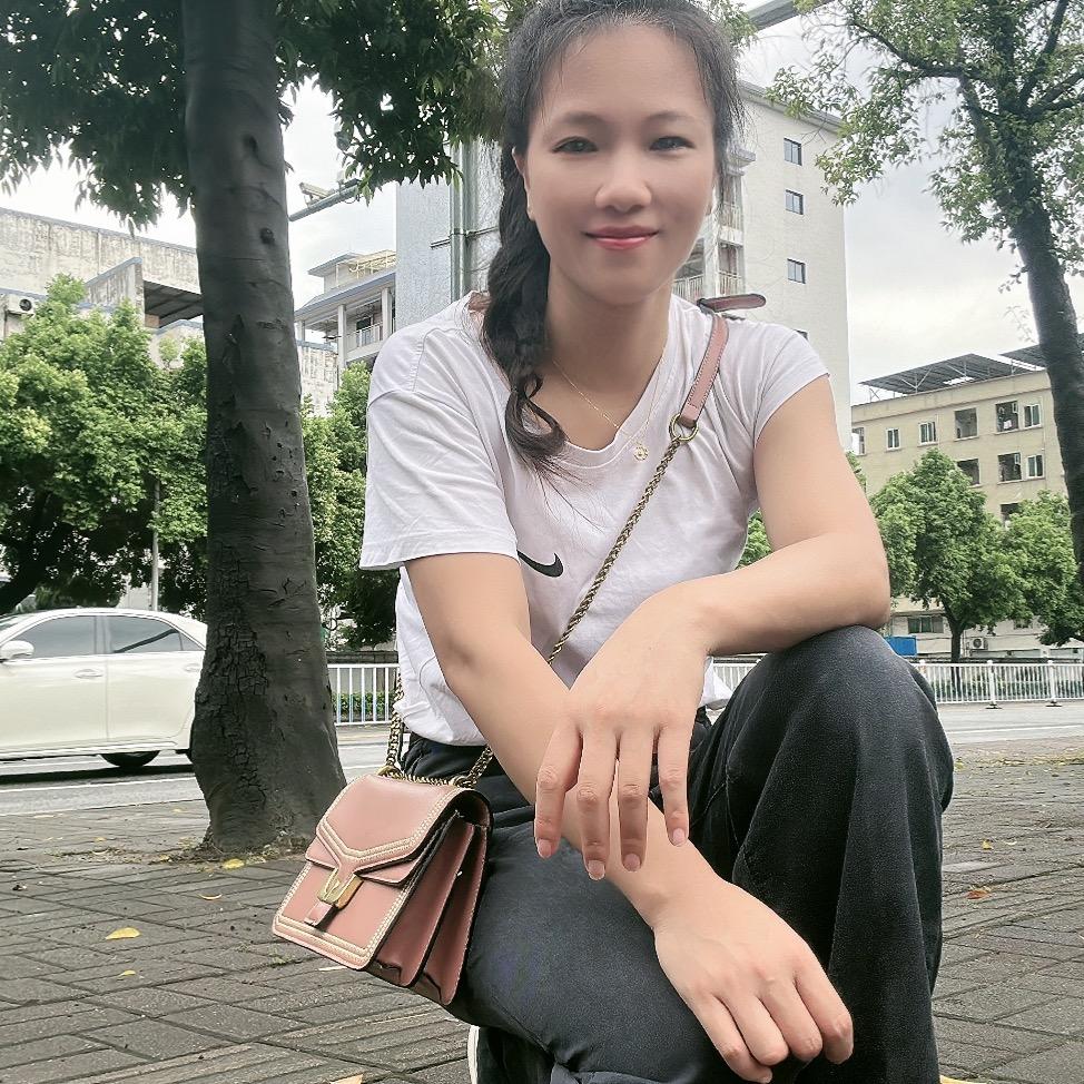 越南妹（阿香）在越南